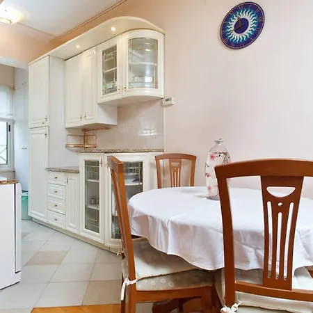 Apartment Ruzmarin *
