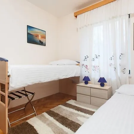 Apartment Ruzmarin *