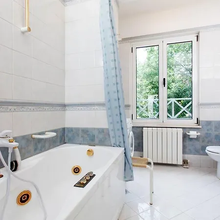 Ruzmarin Apartment Split